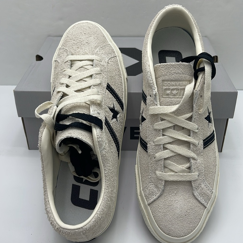 Converse WMNS Suede Sneakers A06424C
ONE STAR ACADEMY PRO OX EGRET/BLACK - Picture 12 of 16